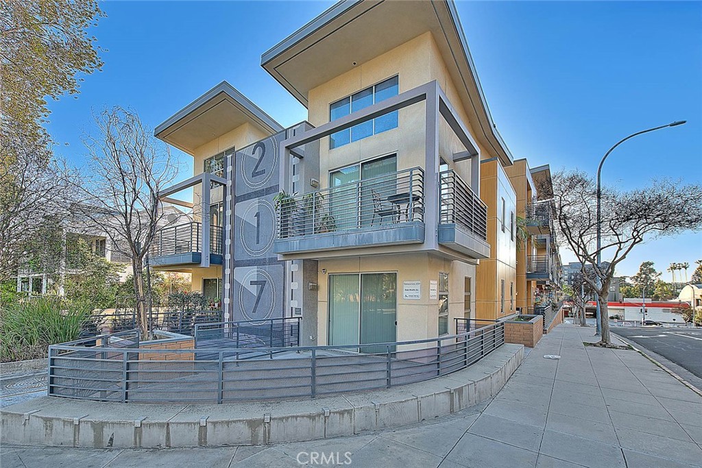 217 S Marengo 110, Pasadena, CA 91101 — photo 1