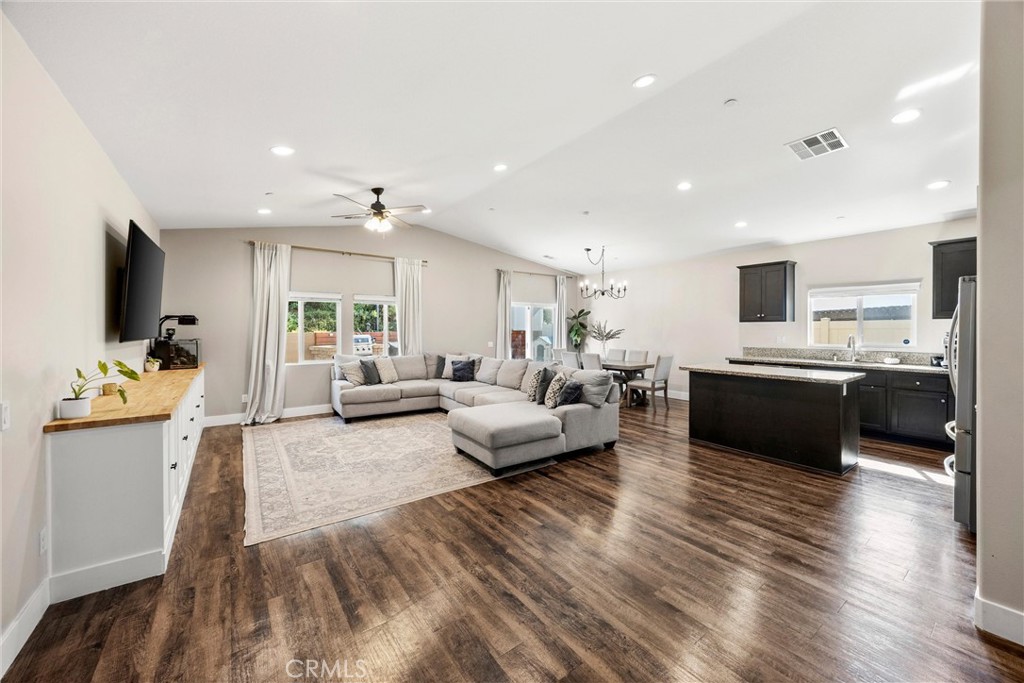 229 Country Club, Calimesa, CA 92320 — photo 1