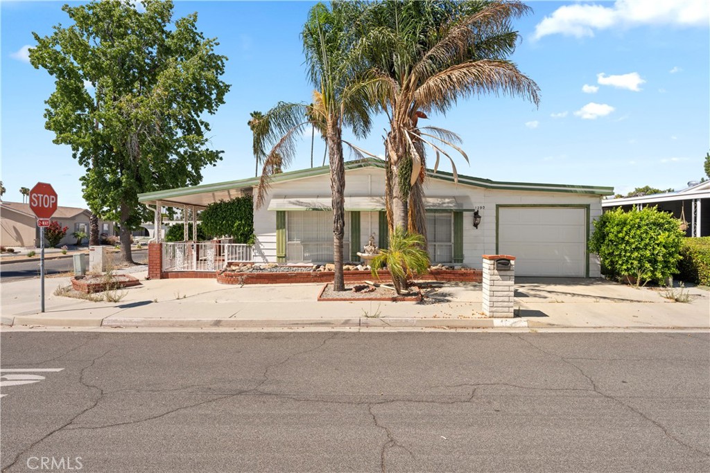 1290 Vista Grande, Hemet, CA 92543 — photo 1