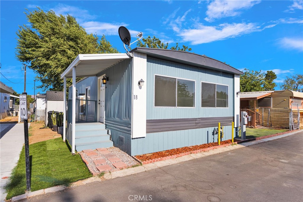 21923 Ottawa 18, Apple Valley, CA 92308 — photo 1