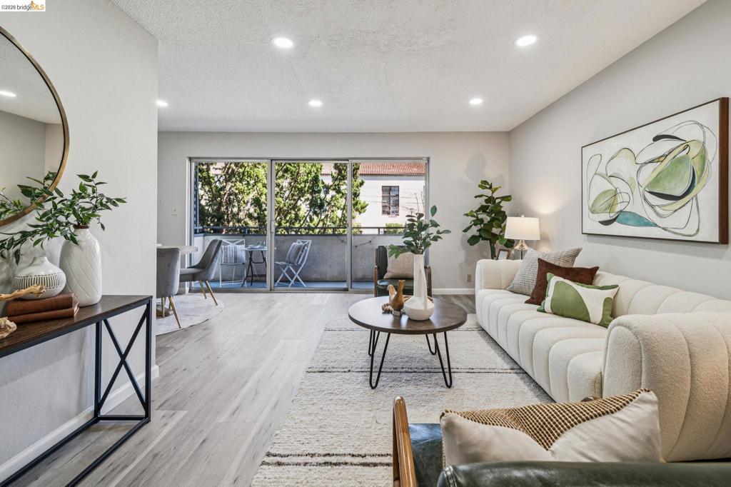 2614 Warring St 6, Berkeley, CA 94704 — photo 1