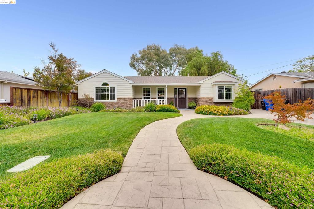 1894 Granada Dr, Concord, CA 94519 — photo 1