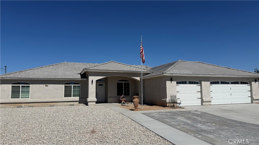 9040 10th Avenue, Hesperia, CA 92345 — photo 1