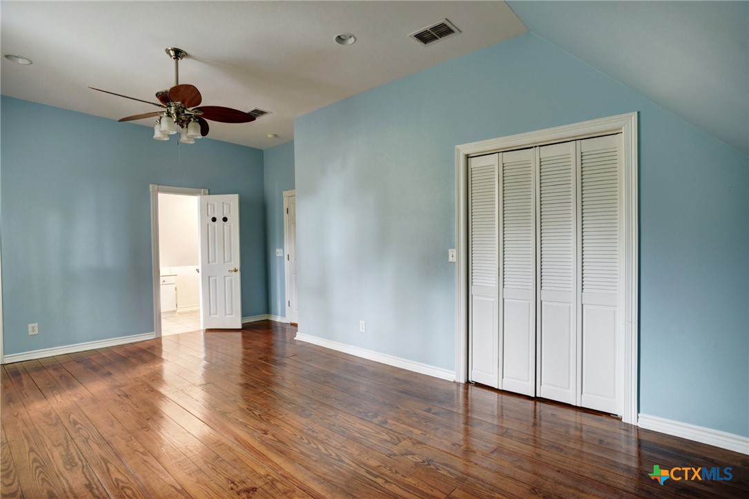 1322 Avenue F, Shiner, TX 77984 — photo 1