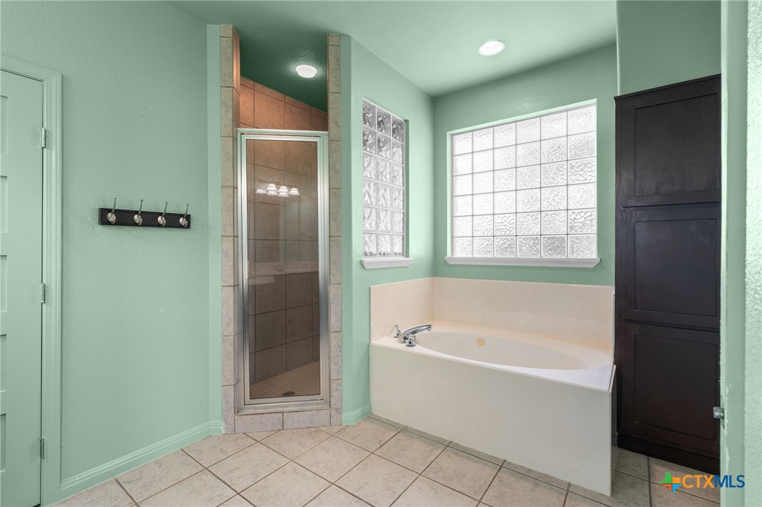 913 County Road 220, Florence, TX 76527 — photo 1