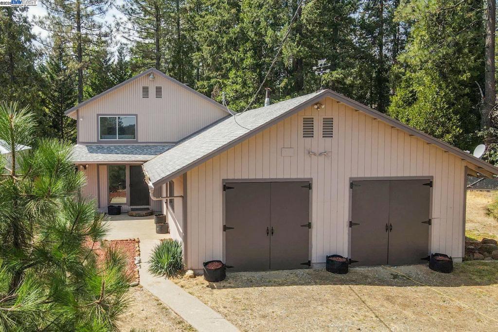 230 Mary Ave, Trinity Center, CA 96091 — photo 1