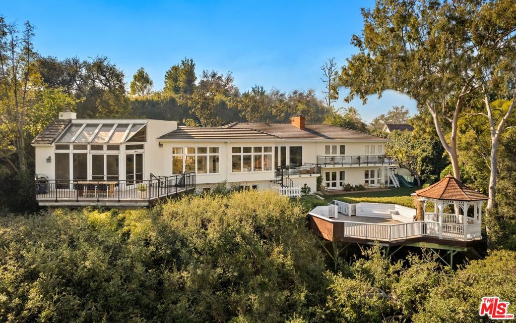 282 Bentley Circle, Los Angeles, CA 90049 — photo 1