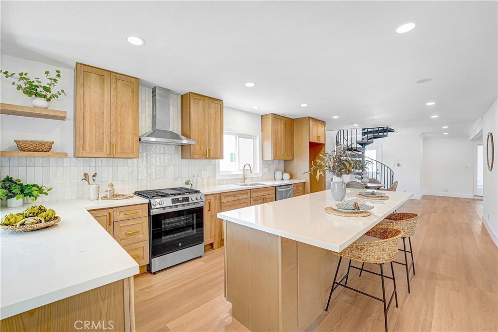 9111 S Halldale Avenue, Los Angeles, CA 90047 — photo 1