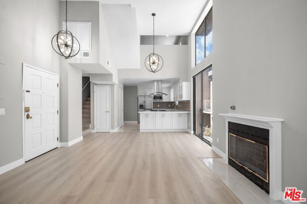 869 S Wooster Street 301, Los Angeles, CA 90035 — photo 1