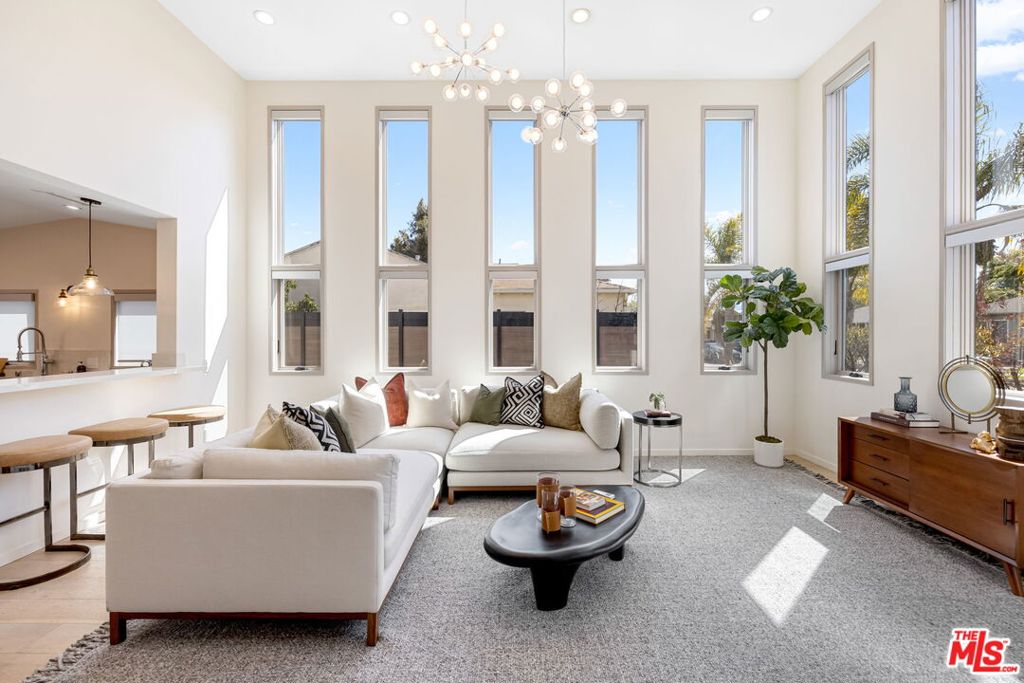 3910 Berryman Avenue, Los Angeles, CA 90066 — photo 1