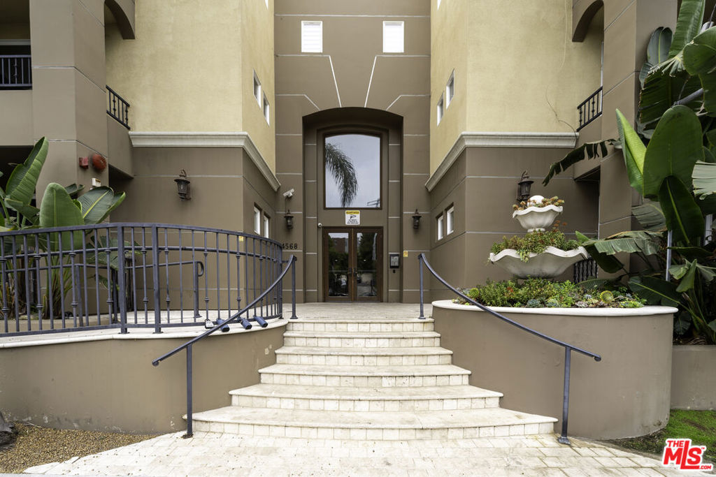 4568 W 1ST Street 308, Los Angeles, CA 90004 — photo 1