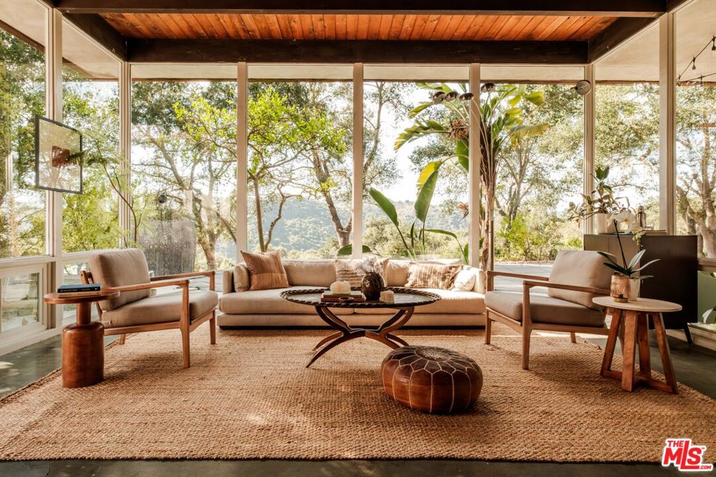 21269 Entrada Road, Topanga, CA 90290 — photo 1