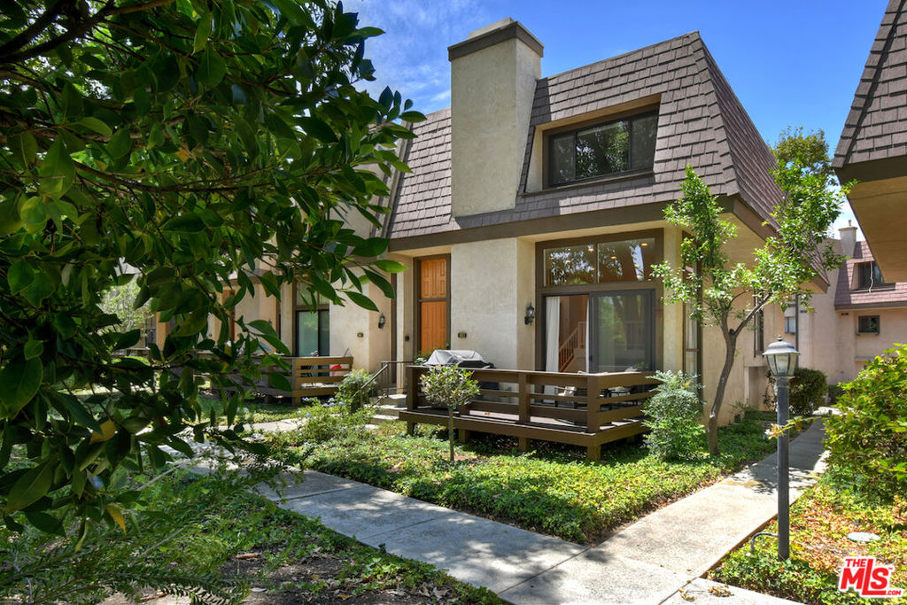 9000 Vanalden Avenue 123, Northridge, CA 91324 — photo 1