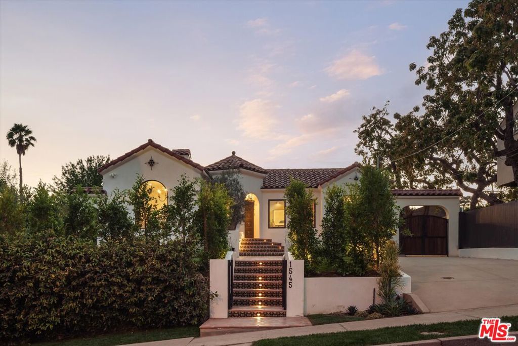 1545 N Benton Way, Los Angeles, CA 90026 — photo 1