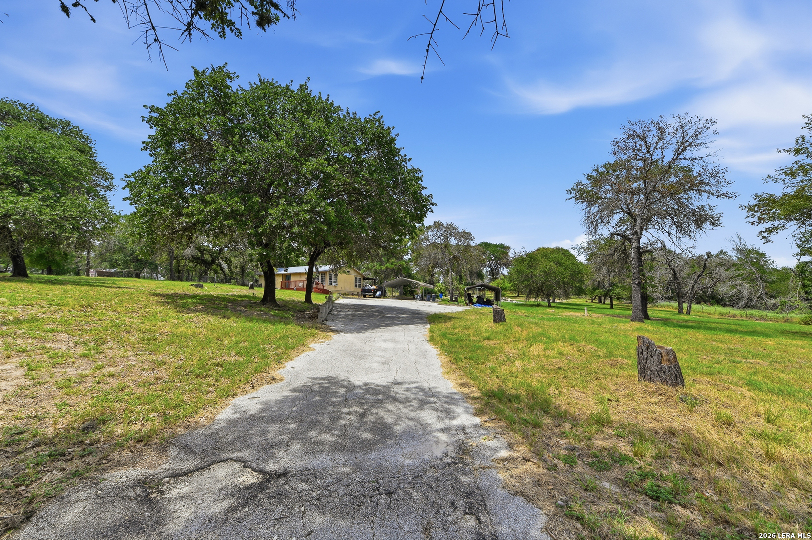 1027 Bluebonnet, , 78101 — photo 1