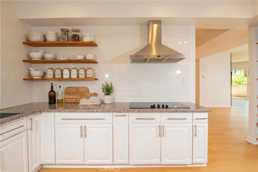 5236 Yarmouth 113, Encino, CA 91316 — photo 1