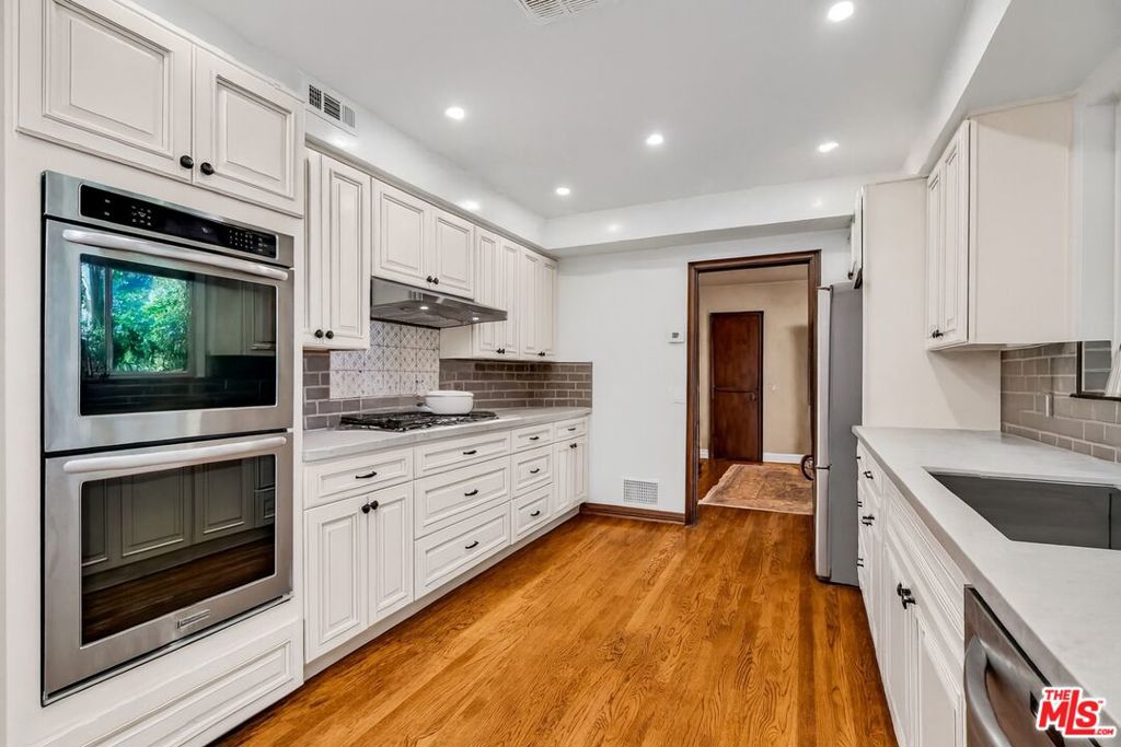 701 N Sierra Drive, Beverly Hills, CA 90210 — photo 1