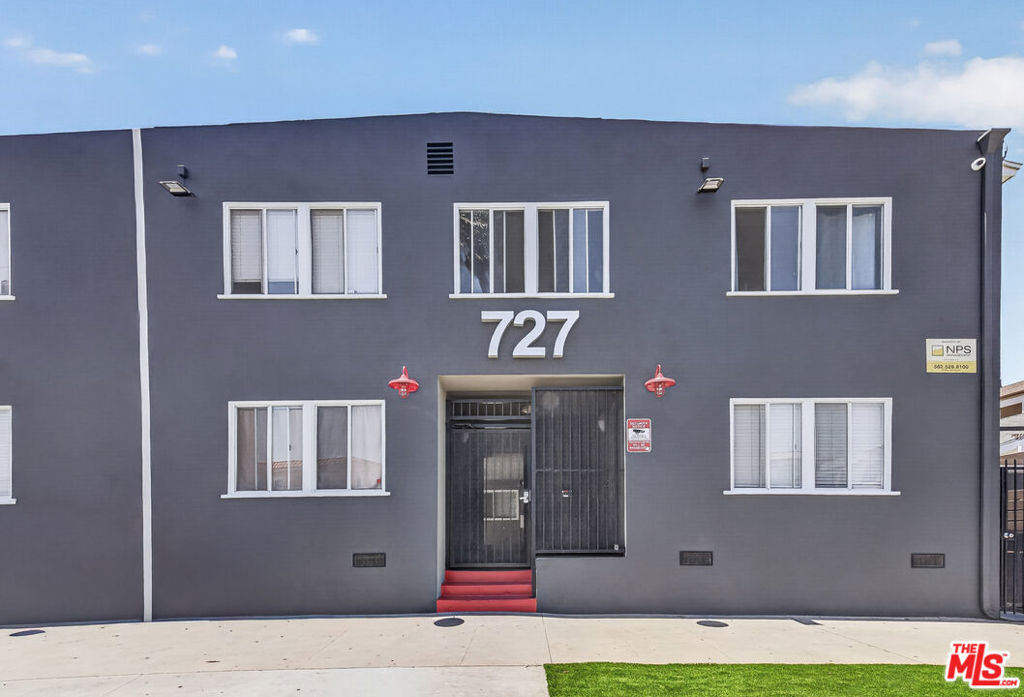727 Olive Avenue, Long Beach, CA 90813 — photo 1