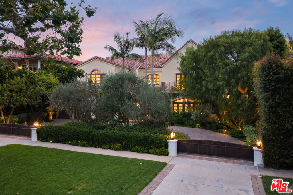 530 Moreno Avenue, Los Angeles, CA 90049 — photo 1