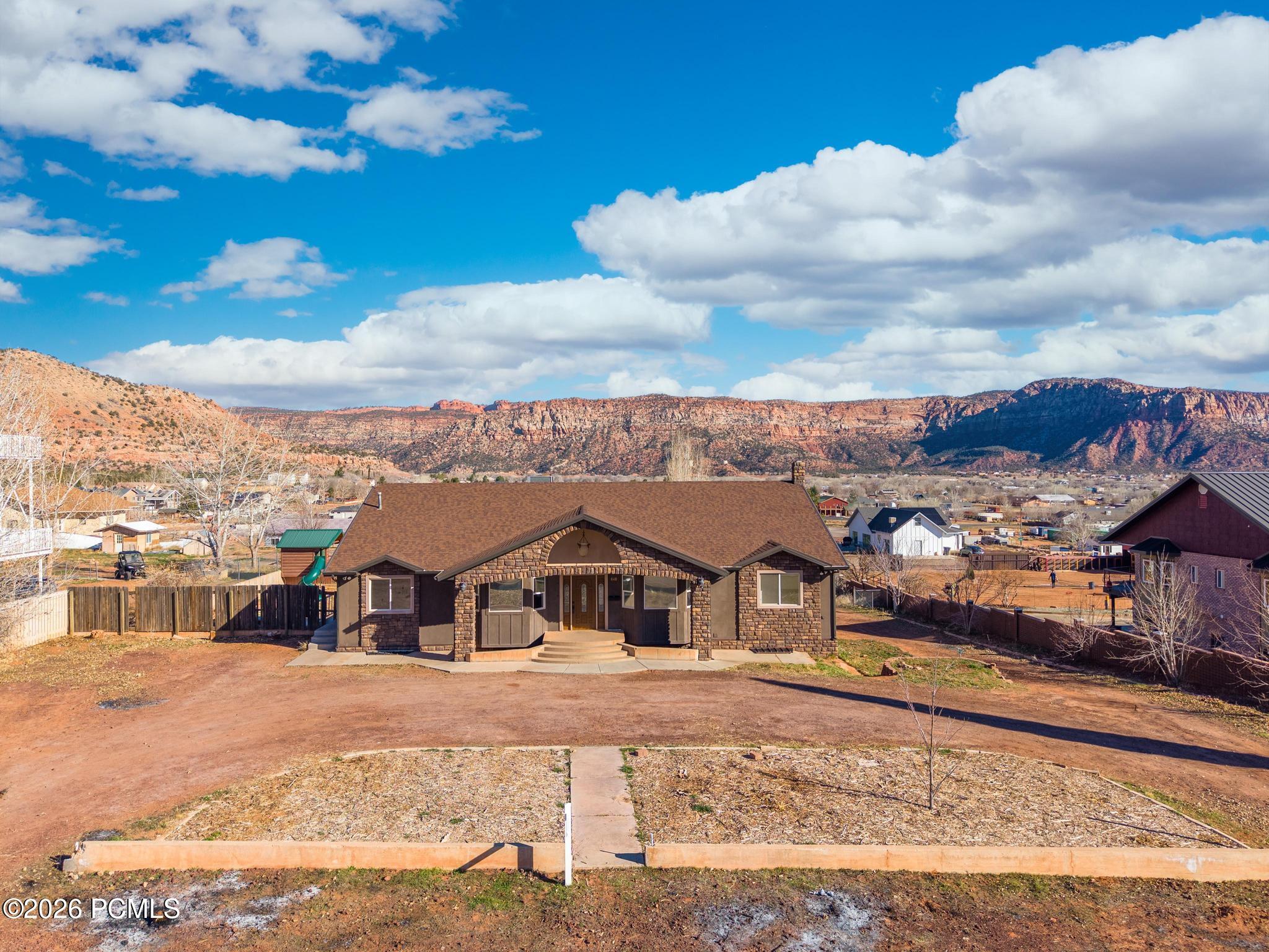 640 N Juniper Street, Hildale, UT 84784 — photo 1