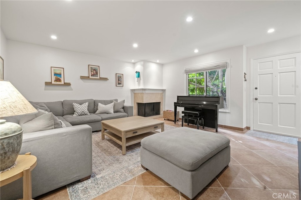 1418 26th 4, Santa Monica, CA 90404 — photo 1