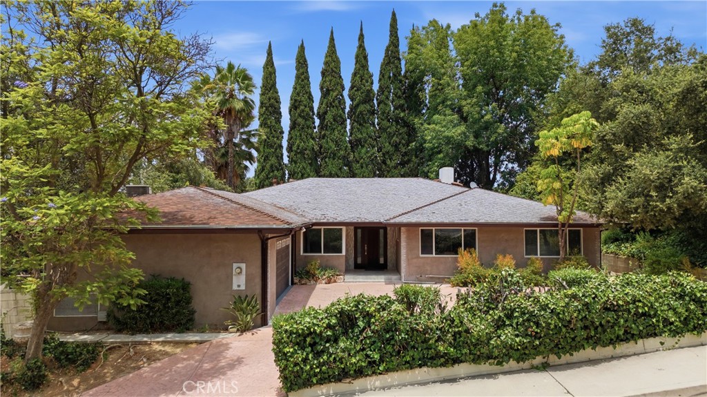 15701 Royal Ridge, Sherman Oaks, CA 91403 — photo 1