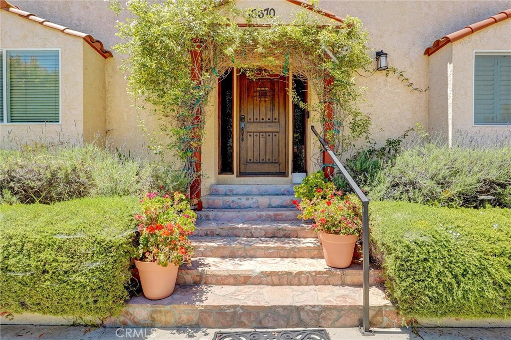16670 Moorpark, Encino, CA 91436 — photo 1