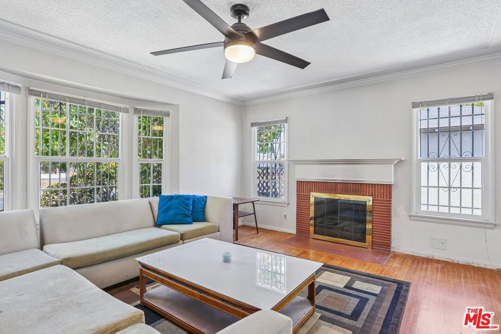 5218 San Vicente Boulevard, Los Angeles, CA 90019 — photo 1
