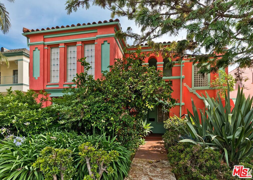 7932 Blackburn Avenue, Los Angeles, CA 90048 — photo 1