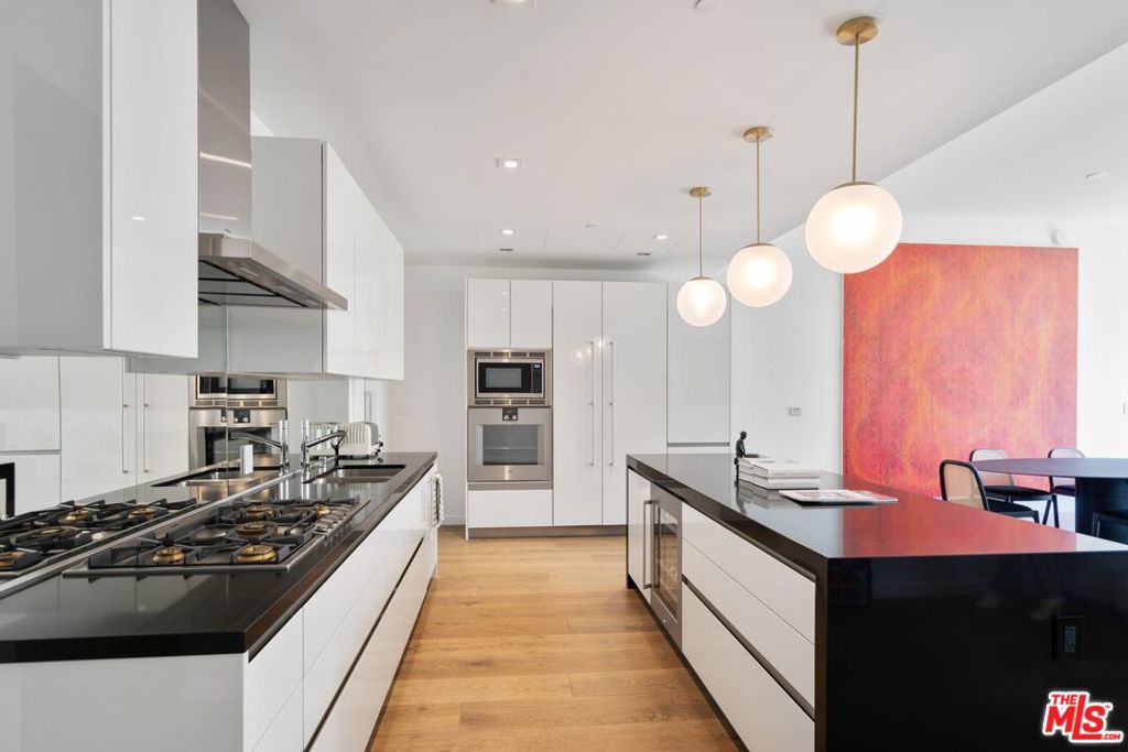 9000 W 3rd Street 106, Los Angeles, CA 90048 — photo 1