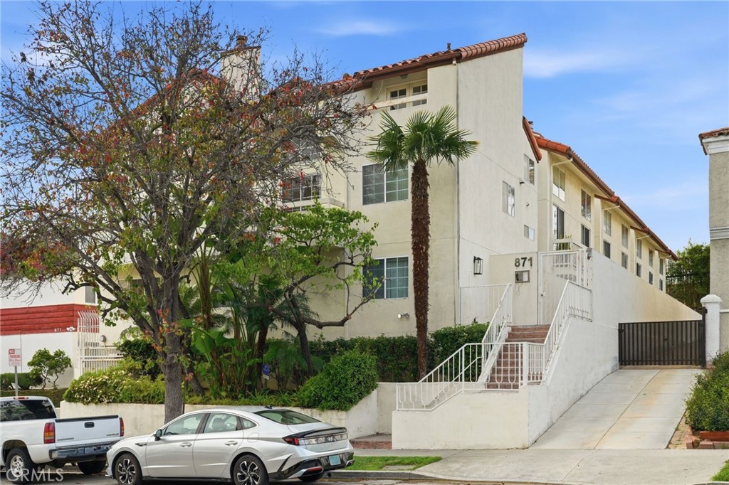 871 S Lucerne 2, Los Angeles, CA 90005 — photo 1