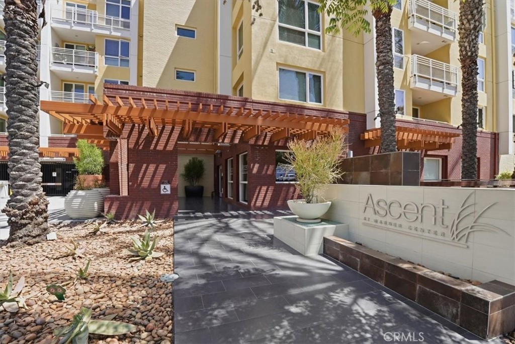 21301 Erwin Street 545, Woodland Hills, CA 91367 — photo 1