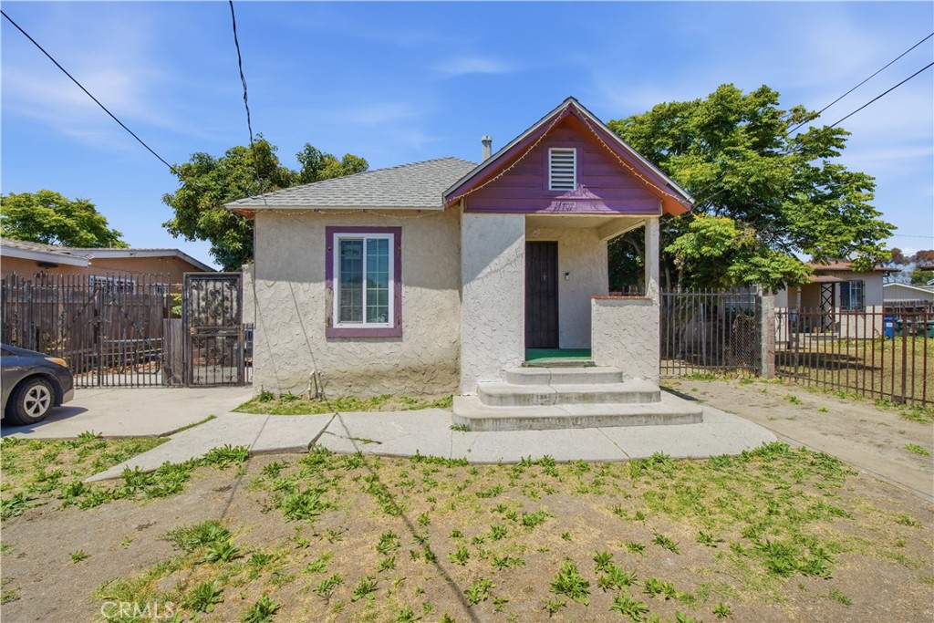 11707 Antwerp Ave, Los Angeles, CA 90059 — photo 1
