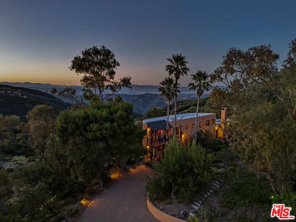 22067 Saddle Peak Road, Topanga, CA 90290 — photo 1