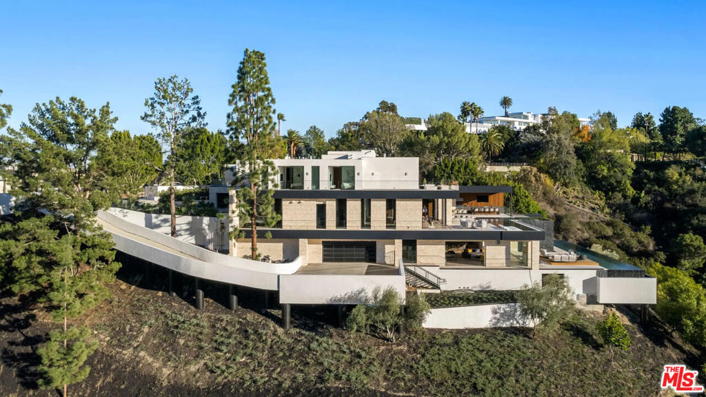 1035 Stradella Road, Los Angeles, CA 90077 — photo 1