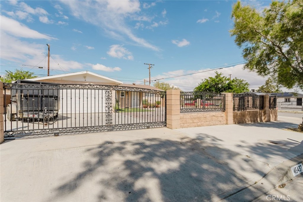 45437 Andale Avenue, Lancaster, CA 93535 — photo 1