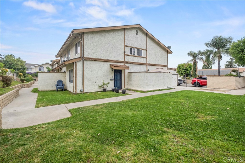 13185 Bromont 1/2, Sylmar, CA 91342 — photo 1