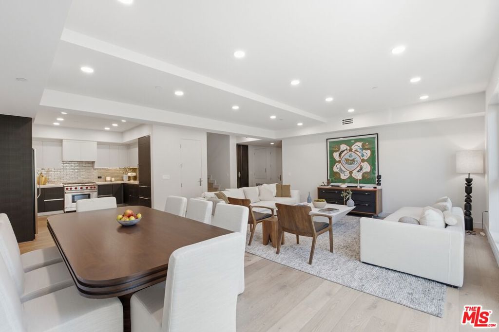 505 S Barrington Avenue 104, Los Angeles, CA 90049 — photo 1