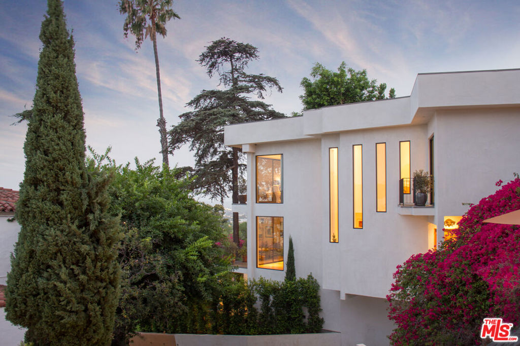 8241 Lincoln Terrace, Los Angeles, CA 90069 — photo 1