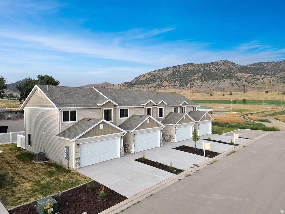 70 CEDAR LN, Malad City, ID 83252 — photo 1