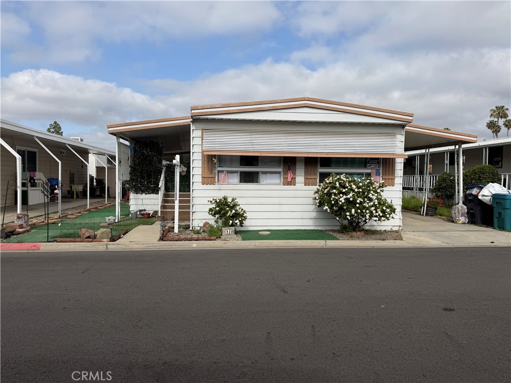 2755 SW Arrow Hwy 171, La Verne, CA 91750 — photo 1