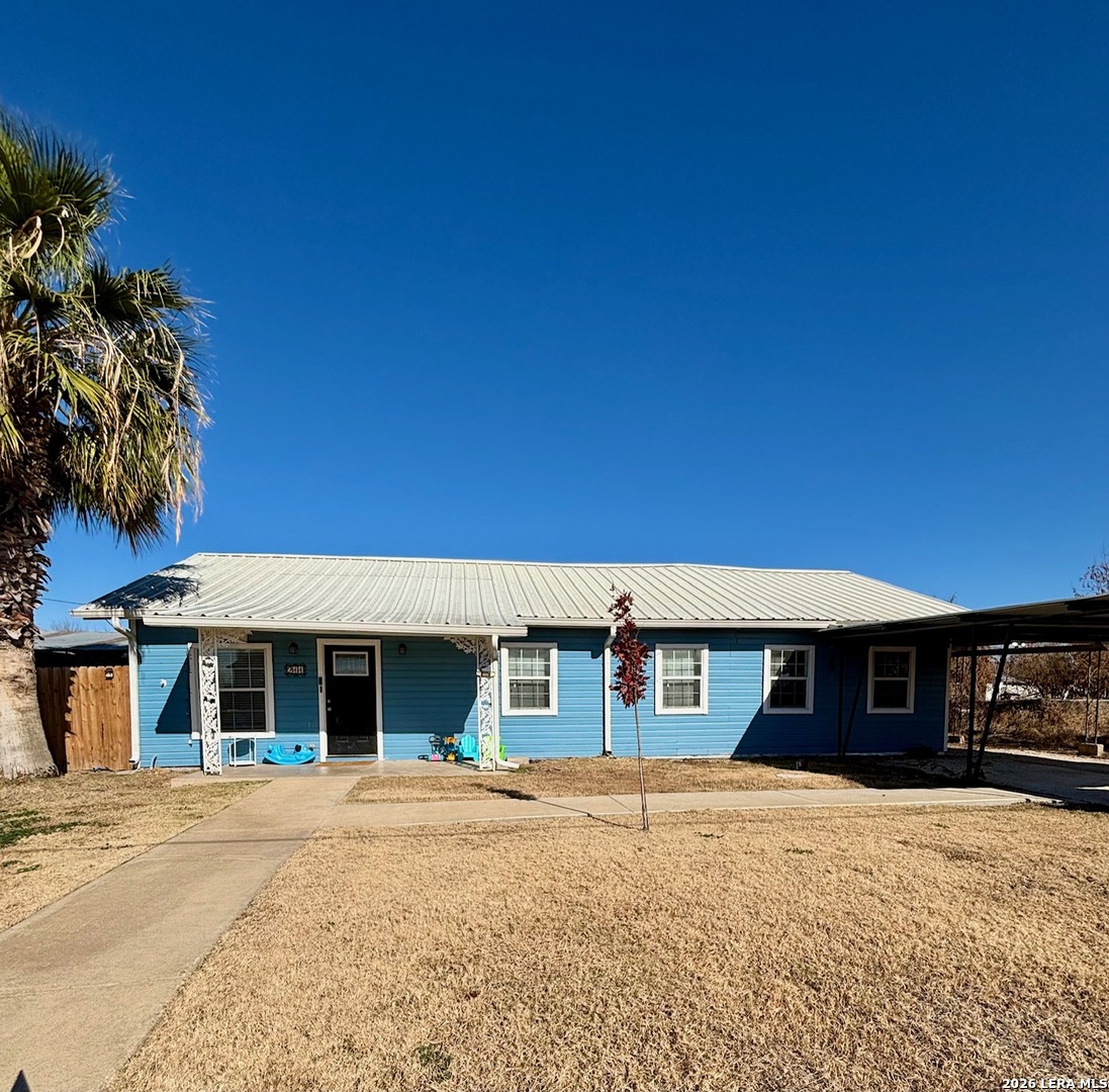 211 Maverick, ,  78839 — photo 1