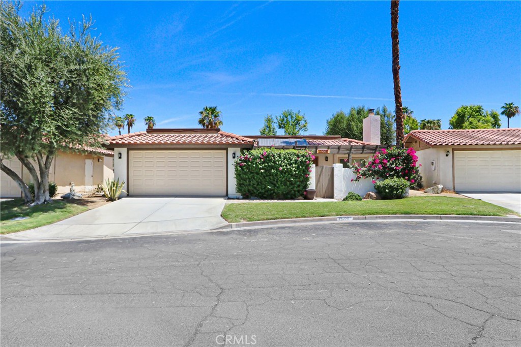 75220 Valencia, Palm Desert, CA 92211 — photo 1