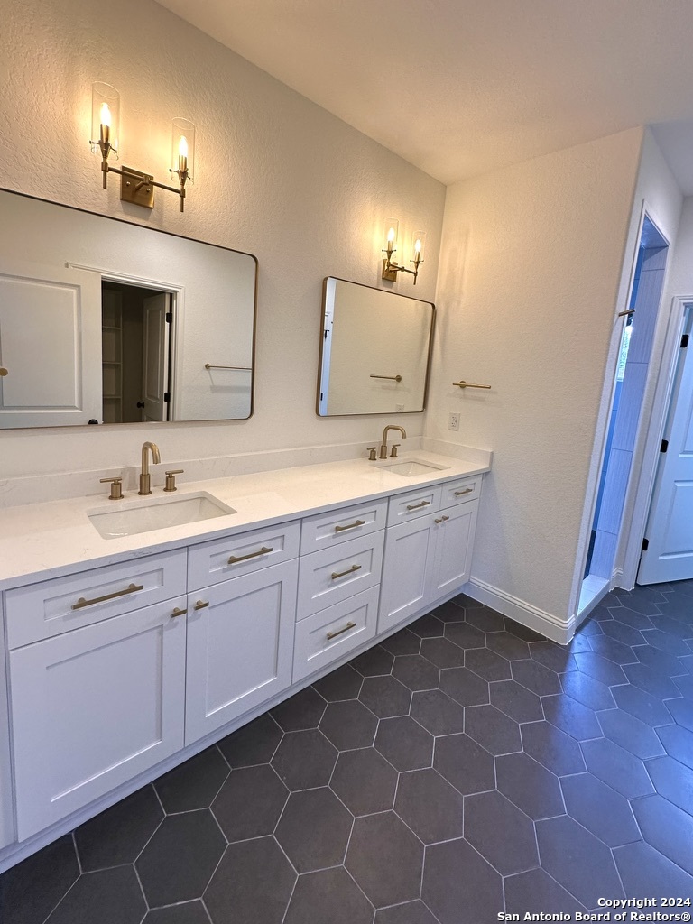 1310 MESQUITE ST, ,  78210 — photo 1