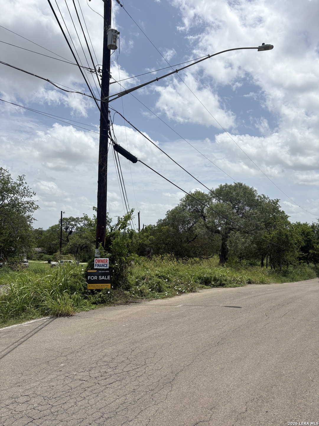 534 F ST, San Antonio, TX 78220 — photo 1