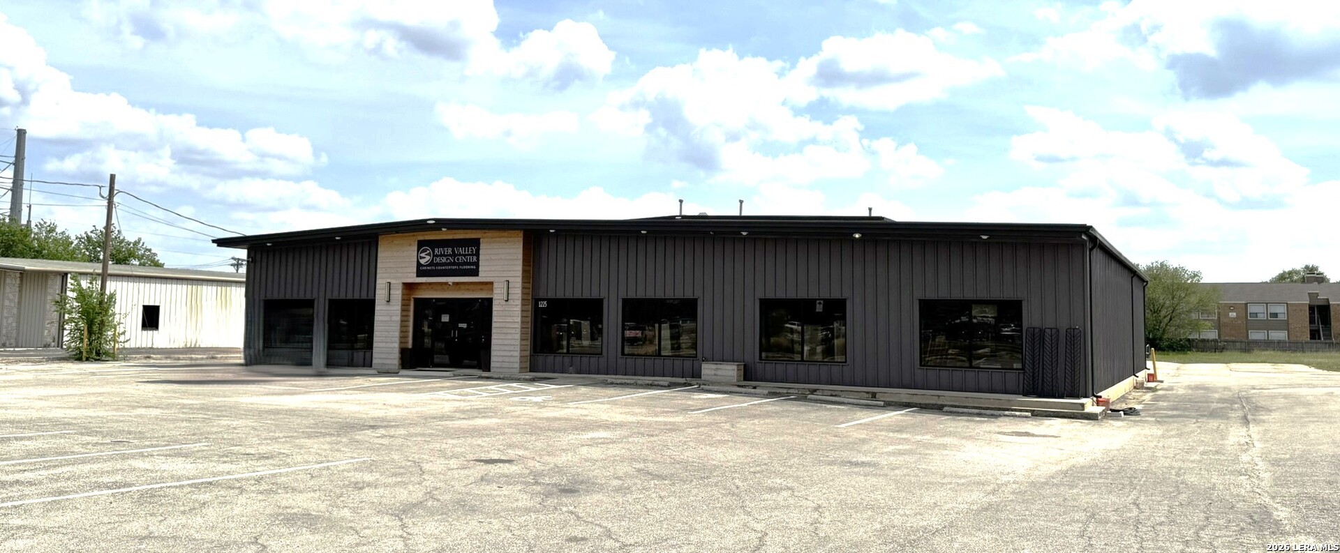 1225 E College, Seguin, TX 78155 — photo 1