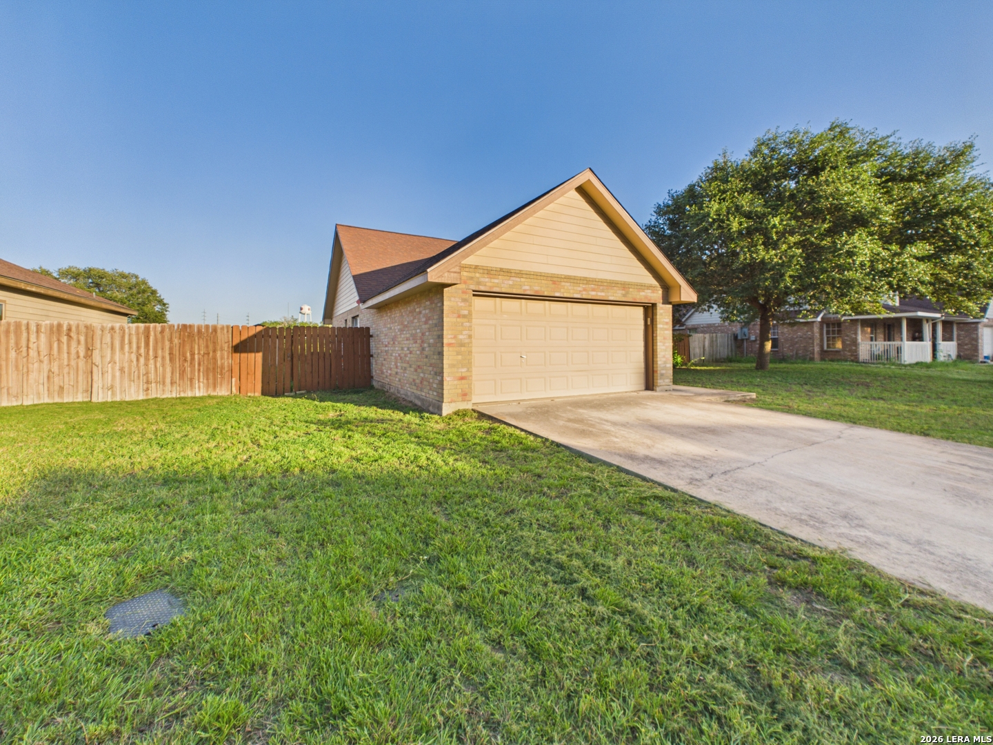 1125 IRIS CRESCENT DR, ,  78114 — photo 1