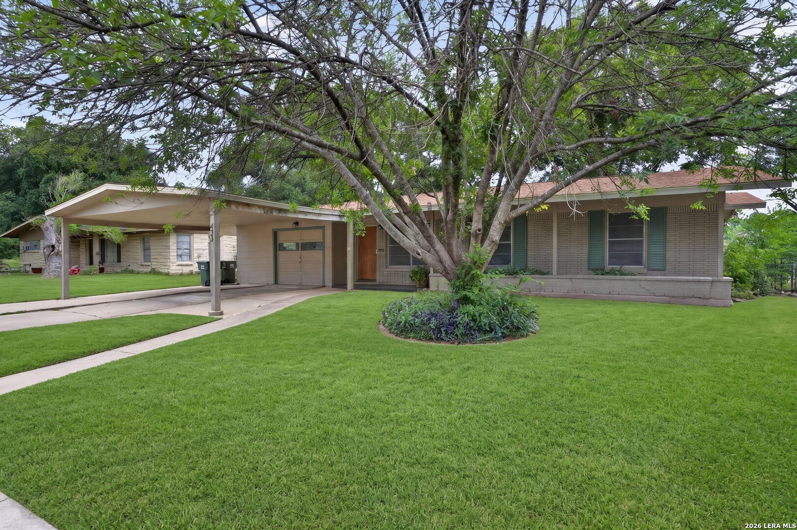 423 CRAIGMONT LN, San Antonio, TX 78213 — photo 1