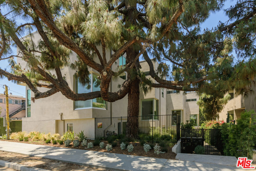 1125 Sanborn Avenue, Los Angeles, CA 90029 — photo 1