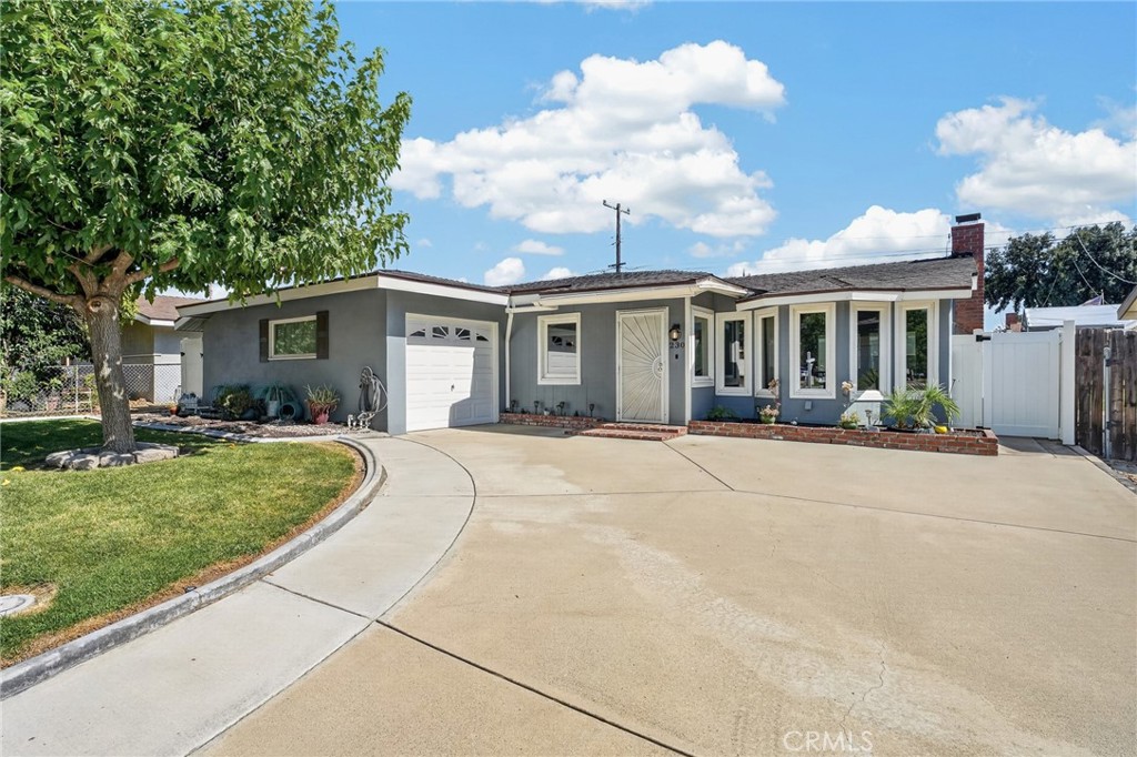 230 E Pioneer, Redlands, CA 92374 — photo 1